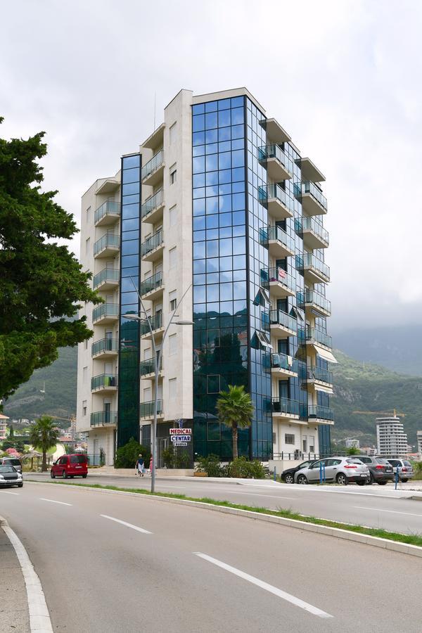 بودفا Apartments Crystall المظهر الخارجي الصورة