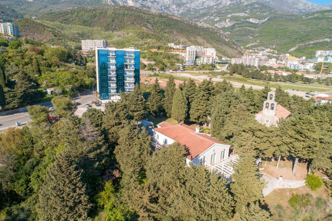 بودفا Apartments Crystall المظهر الخارجي الصورة