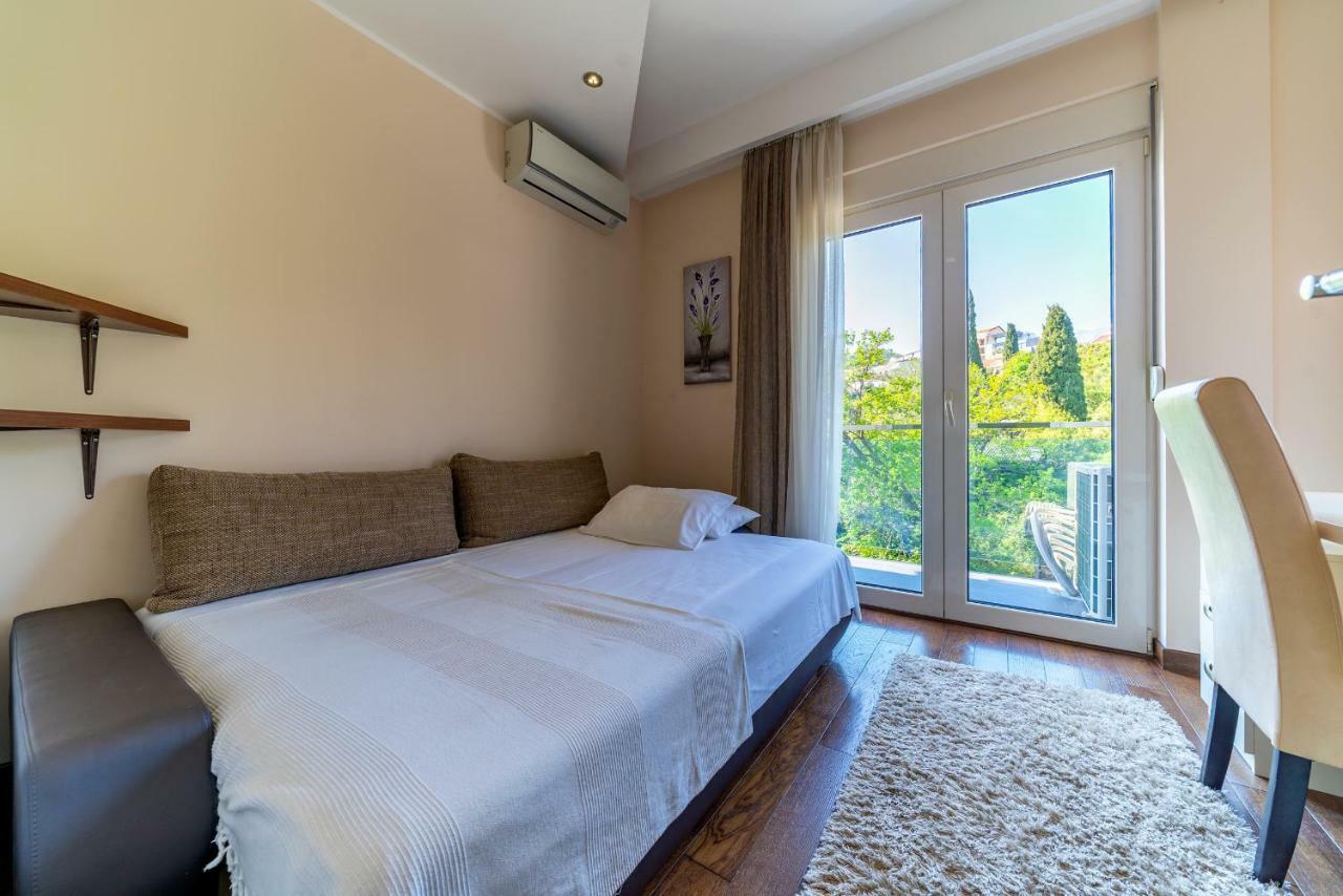 بودفا Apartments Crystall المظهر الخارجي الصورة