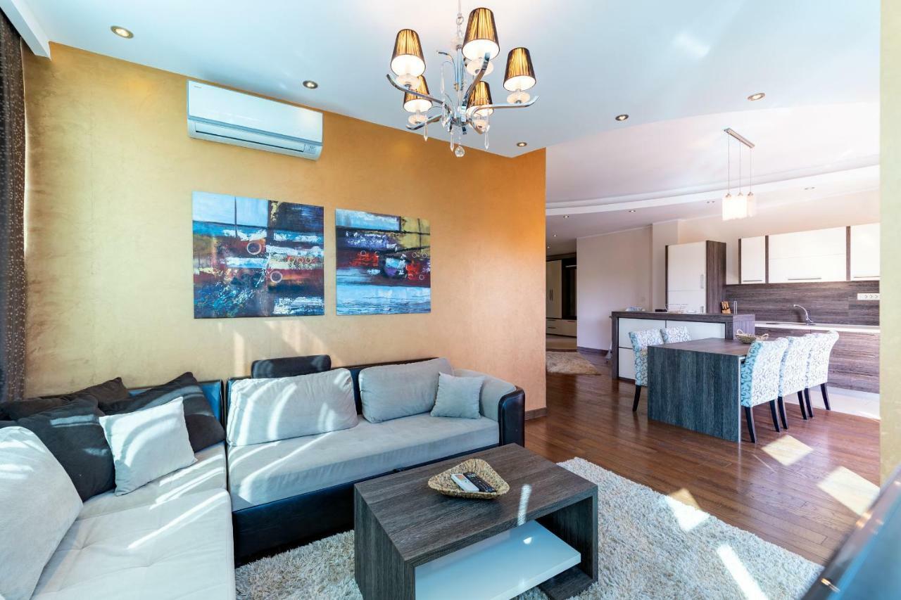 بودفا Apartments Crystall المظهر الخارجي الصورة