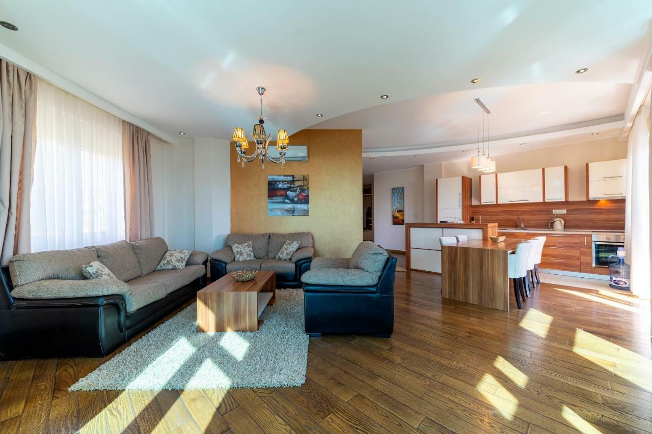 بودفا Apartments Crystall المظهر الخارجي الصورة