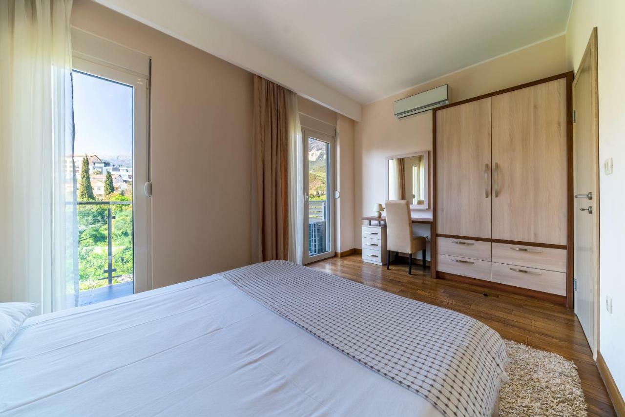 بودفا Apartments Crystall المظهر الخارجي الصورة
