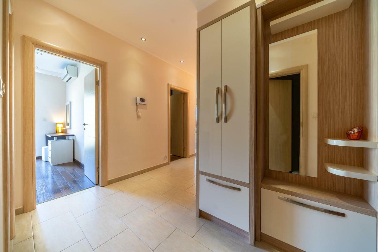 بودفا Apartments Crystall المظهر الخارجي الصورة