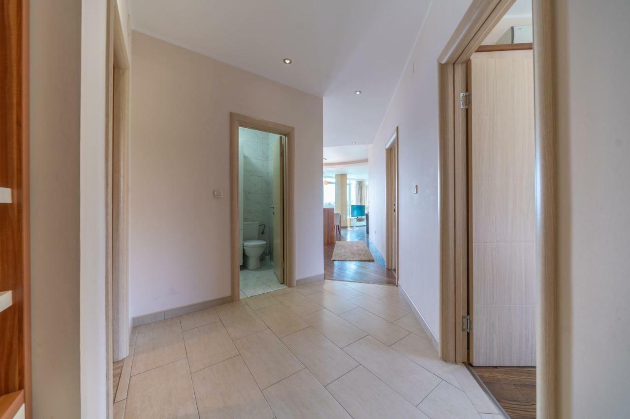 بودفا Apartments Crystall المظهر الخارجي الصورة