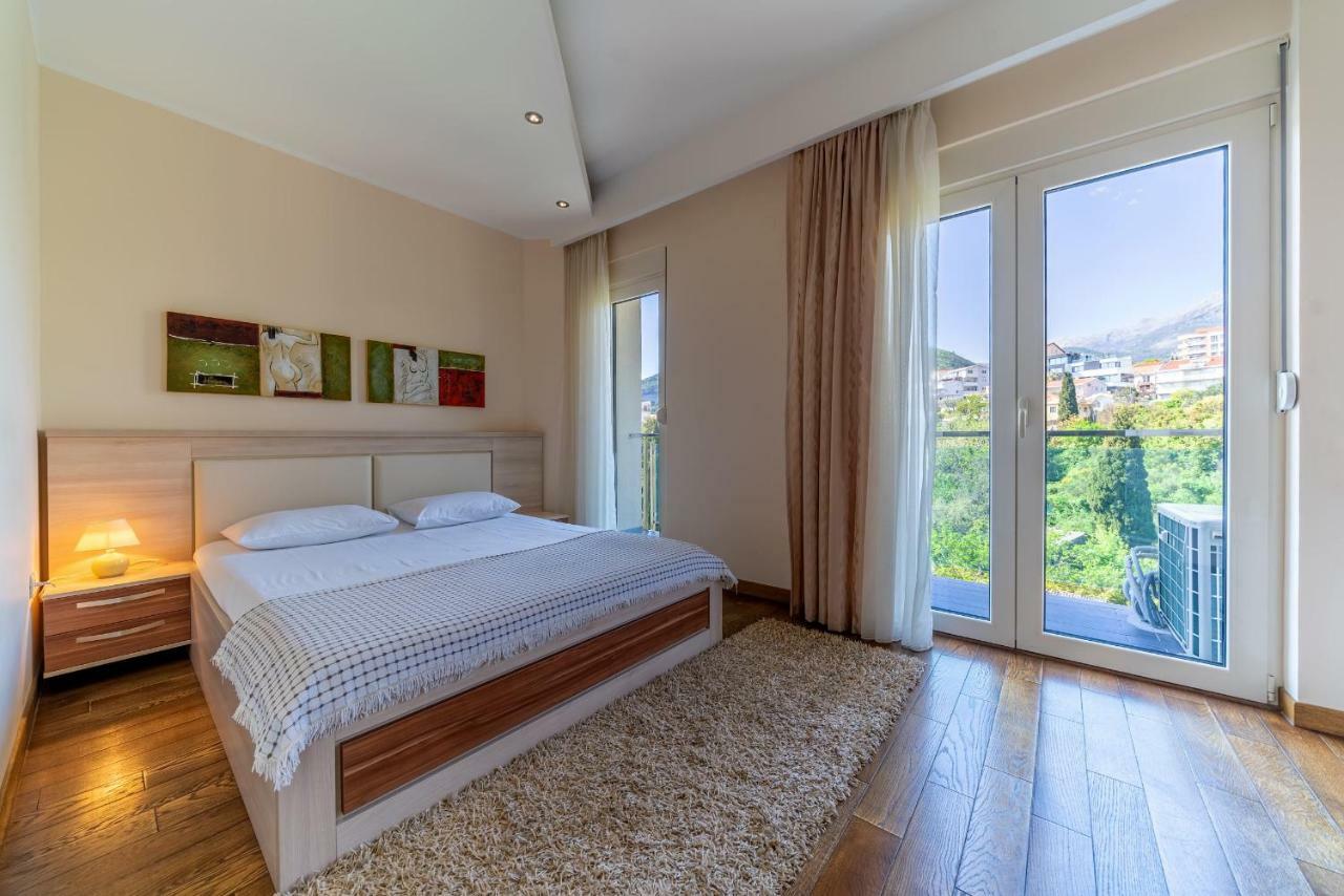 بودفا Apartments Crystall المظهر الخارجي الصورة