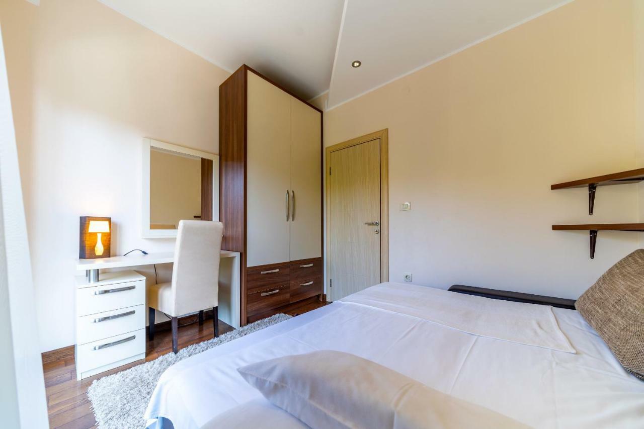 بودفا Apartments Crystall المظهر الخارجي الصورة