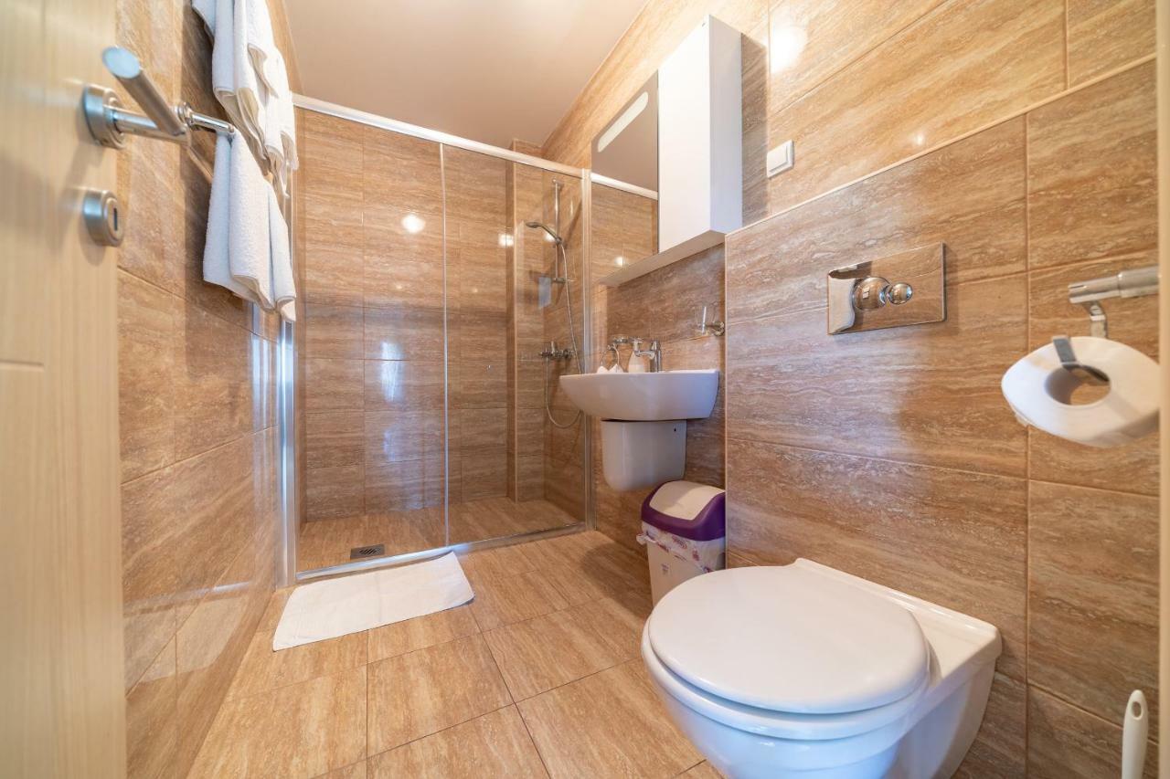 بودفا Apartments Crystall المظهر الخارجي الصورة