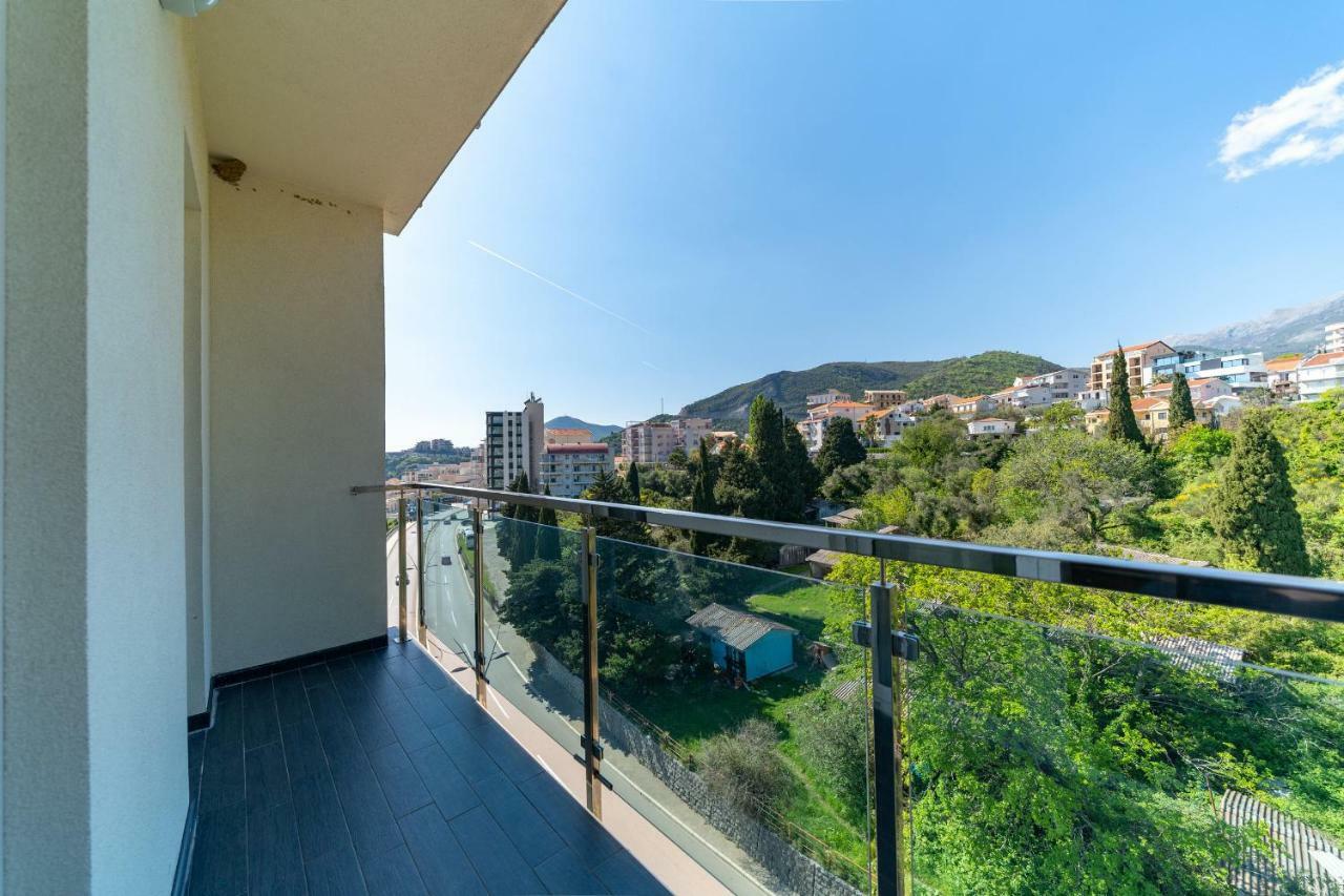 بودفا Apartments Crystall المظهر الخارجي الصورة